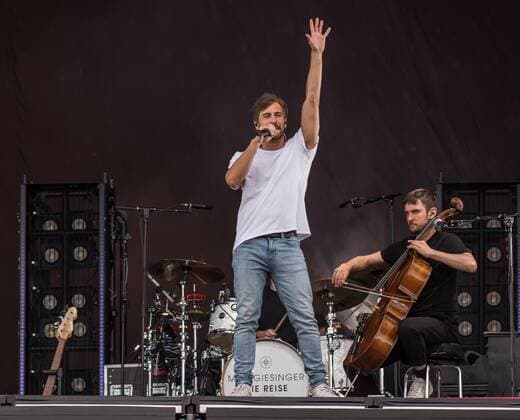 Singer-Songwriter Max Giesinger 15.07.2021 - Singer-Songwriter Max Giesinger beim Strandkorb Open Air in der BRITA-Arena Wiesbaden. Wiesbaden BRITA-Arena Hessen