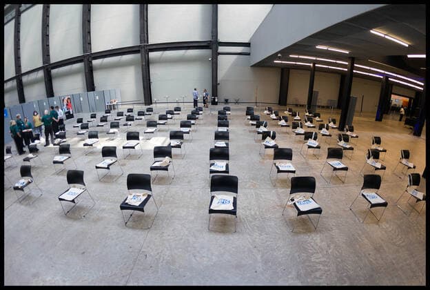Coronavirus in London, Bürgermeister Sadiq Khan besucht Pop Up Impfzentrum im Tate Modern . 16 07 2021. London, United Kingdom. Pop Up Vaccination Centre Tate Modern. Tate Modern host a Pop Up vaccination event at their Gallery in South London, Friday 16th July.  xMartynxWheatleyx xi-Imagesx IIM-22417-0014