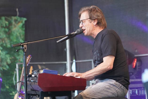 Musiker Purple Schulz tritt im Waldschwimmbad Mörfelden auf - Mörfelden-Walldorf 16.07.2021: Konzert Purple Schulz