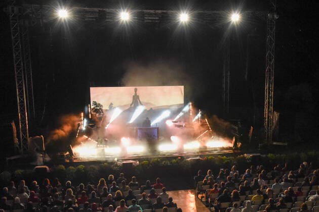 Dardust Live nel suo Storm and Drugs Tour durante Dardust Storm and Drugs Live, Concerto cantante italiano in Gardone Riviera, Italia, 16 luglio 2021