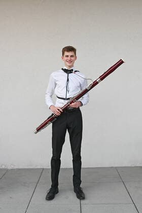 Konzert der UAS UPPERAUSTRIANSINFONIETTA im Kulturzentrum Mezzo, in Ohlsdorf, im Rahmen der Salzkammergut Festwochen Gmunden, am 16.07.21. Das Bild zeigt den Solisten Matthäus Hauer mit einem Fagott. 2021 - Konzert der UAS UPPERAUSTRIANSINFONIETTA im Kulturzentrum Mezzo, in Ohlsdorf, im Rahmen der Salzkammergut Festwochen Gmunden, am 16.07.21.