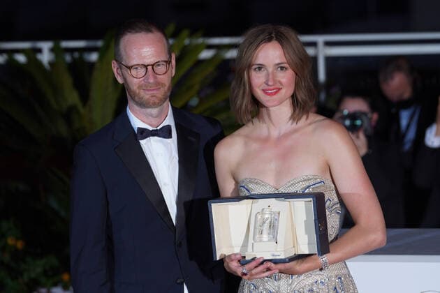 Joachim Trier - Renate Reinsve CELEBRITES : 74 eme Festival de Cannes - Remise des prix - Cannes - 17 07 2021 NorbertScanella PanoramiC 