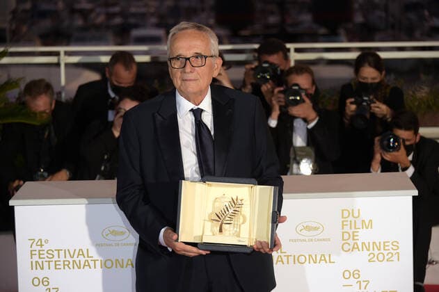 74th Cannes Film Festival, Photocall Palme D Or Winner. Pictured Marco Bellocchio poses with the Honorary Award  Copyright: xSimonexComix xIPAx xCannesxpoolx