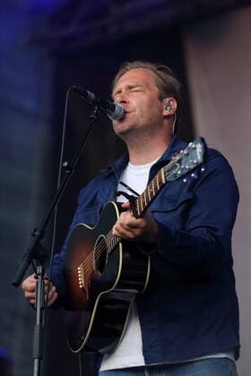 Thees Uhlmann bei einem Konzert am Waschhaus in Potsdam, 17. Juli 2021. Waschhaus Open Air