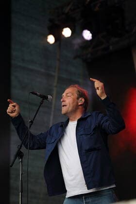 Thees Uhlmann bei einem Konzert am Waschhaus in Potsdam, 17. Juli 2021. Waschhaus Open Air