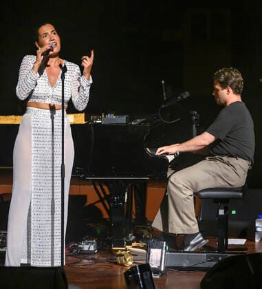 Copenhagen Jazz Festival 2021 Den danske sangerinde Coco O. paa scenen i DR Koncertsalen loerdag den 17. juli 2021 i duokoncert med pianist og producer August Rosenbaum, én af medskaberne af hendes anmelderroste nye album It s a Process .. , Copenhagen Copyright: TorbenxChristensen TorbenxChristensenx COP106 spdk20210718-004719-L