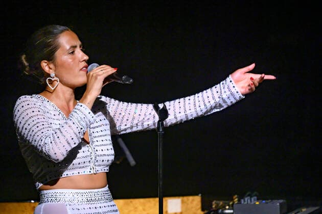 Copenhagen Jazz Festival 2021 Den danske sangerinde Coco O. paa scenen i DR Koncertsalen loerdag den 17. juli 2021 i duokoncert med pianist og producer August Rosenbaum, én af medskaberne af hendes anmelderroste nye album It s a Process .. , Copenhagen Copyright: TorbenxChristensen TorbenxChristensenx COP106 spdk20210718-004758-L