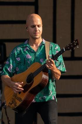 Strandkorb Open Air mit Milow. 17.07.2021 Milow & Band auf dem Strandkorb Open Air in der BRITA Arena Wiesbaden. Wiesbaden BRITA-Arena Hessen