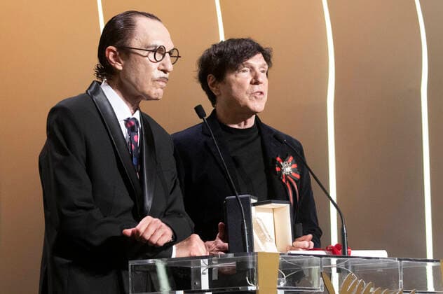 Ron Mael und Russell Mael bei der Preisverleihung auf dem Festival de Cannes 2021 74. Internationale Filmfestspiele von Cannes im Palais des Festivals. Cannes, 17.07.2021