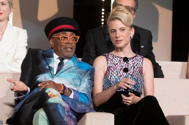 Spike Lee und Melanie Laurent bei der Preisverleihung auf dem Festival de Cannes 2021 74. Internationale Filmfestspiele von Cannes im Palais des Festivals. Cannes, 17.07.2021