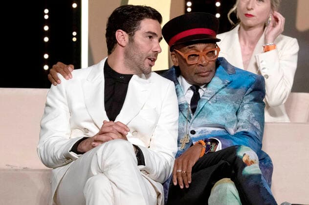 Tahar Rahim und Spike Lee bei der Preisverleihung auf dem Festival de Cannes 2021 74. Internationale Filmfestspiele von Cannes im Palais des Festivals. Cannes, 17.07.2021