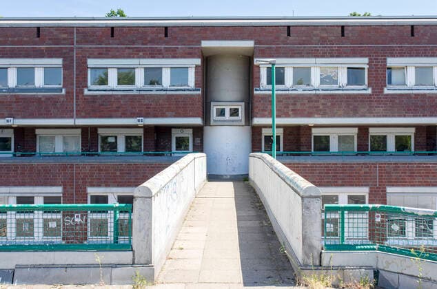 Deutschland, Berlin, Architektur des Gebäudekomplexes Rathenower Strasse 16 in Moabit, 09.06.2021
