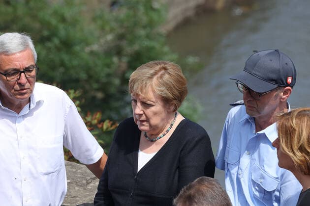 Schuld Adenau Flutkatastrophe im Ahrtal, Angela Merkel in Schuld und Adenau, 18.7.2021, Copyright: xJoergxNiebergall Eibner-Pressefox EP_JNL