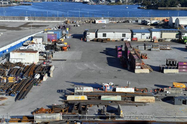 NSW CORONAVIRUS COVID19, A construction site is seen empty at Barangaroo Point in Sydney, Monday, July 19, 2021. The stay-at-home orders for coronavirus-hit Greater Sydney and surrounds have been tightened with non-essential retail to close and all construction paused until July 30. ( NO ARCHIVING, EDITORIAL USE ONLY, NO USE IN BOOKS WITHOUT CONSENT SYDNEY NSW AUSTRALIA  Copyright: xMICKxTSIKASx 20210719001558378202
