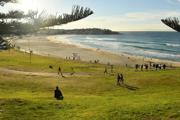NSW CORONAVIRUS COVID19, Members of the public are seen exercising at Bondi Beach in Sydney, Monday, July 19, 2021. The stay-at-home orders for coronavirus-hit Greater Sydney and surrounds have been tightened with non-essential retail to close and all construction paused until July 30. ( NO ARCHIVING, EDITORIAL USE ONLY, NO USE IN BOOKS WITHOUT CONSENT SYDNEY NSW AUSTRALIA  Copyright: xMICKxTSIKASx 20210719001558378296