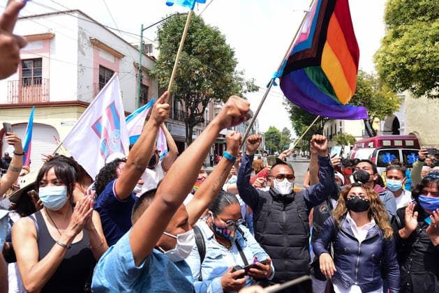 Deputies Approve Gender Identity Law in the State of Mexico TOLUCA, MEXICO - JULY 20: Transgender community, take part during the celebration of the approval of the Gender Identity Law, outside the Chamber of Deputies of the State of Mexico, after the deputies approved the Gender Identity Law , with which the name and sex in the birth certificates. The reform will allow a person who decides to change gender to rectify her birth certificate before the Civil Registry so that a name and gender according to her identity can be recorded. On July 20, 2021 in Toluca, Mexico. Copyright: xAmareshxV.xNarrox EYEPIXGROUP_AVN_20072021_10774