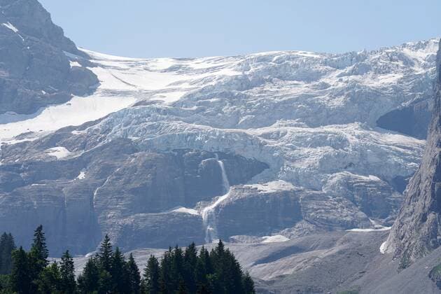 IMAGO Nature: Unsere Erde, Klimawandel, Gletscherschmelze Foto Manuel Geisser 21.07.2021 Gletscherschwund. Bild : Wetterhorngletscher Berner Oberland Schweiz *** Photo Manuel Geisser 21 07 2021 glacier recession picture Wetterhorn glacier Bernese Oberland Switzerland