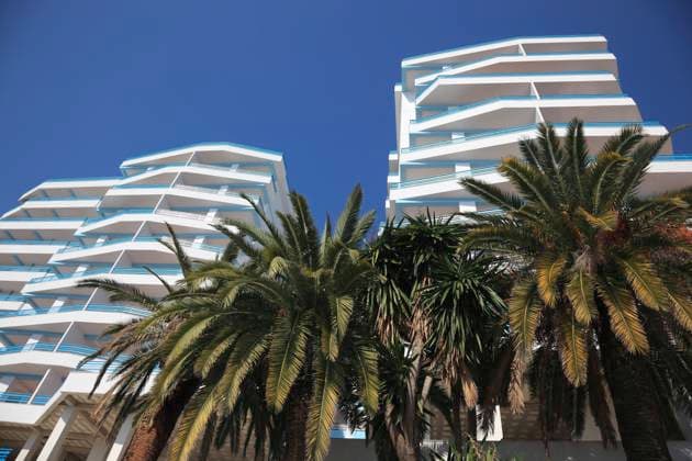 Saranda, Sarande, Stadt am Ionischen Meer, Suedalbanien, Albanien. Hotelbauten