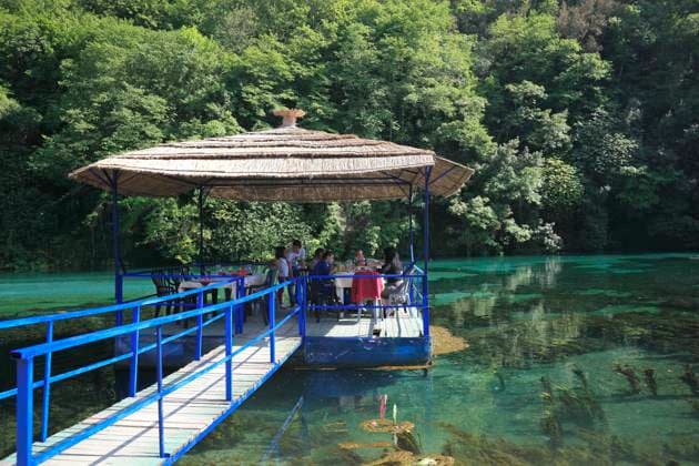 Blaues Auge, Syri i Kalter, Bergsee mit unterirdischen Quellen, Naherholungsgebiet, Albanien