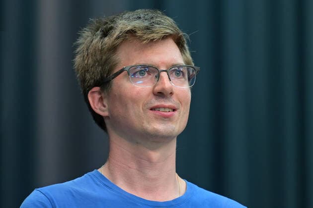 Konzert Winterreise des Christian Muthspiel & Orjazztra Vienna, im Rahmen der Salzkammergut Festwochen Gmunden, in der Kitzmantelfabrik in Vorchdorf, am 22.07.21. Das Bild zeigt den Musiker Alois Eberl 2021 - Konzert Winterreise des Christian Muthspiel & Orjazztra Vienna, im Rahmen der Salzkammergut Festwochen Gmunden, in der Kitzmantelfabrik in Vorchdorf, am 22.07.21