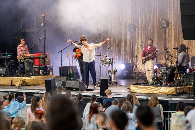 Goran Koc, Max Kämmerling, Faber, Janos Mijnssen und Tillmann Ostendarp live beim Picknick Konzert auf der Zoopark Festwiese. Erfurt, 22.07.2021