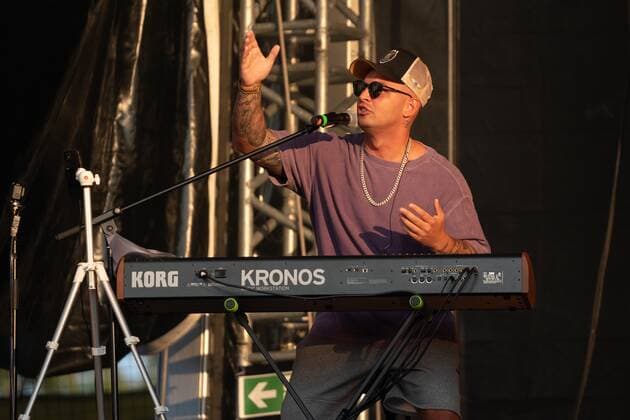 Pietro Lombardi in der Brita-Arena Wiesbaden. 22.07.2021 - Pietro Lombardi beim Strandkorb Open Air in der BRITA-Arena Wiesbaden. Wiesbaden BRITA-Arena Hessen