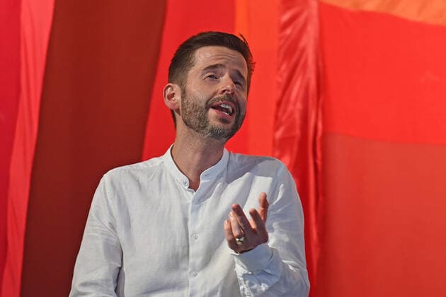 Konzert des Atalante Quartetts mit dem Tenor Daniel Johannsen, in der Hipphalle in Gmunden, im Rahmen der Salzkammergut Festwochen Gmunden, am 23.07.21. Das Bild zeigt den Tenor Daniel Johannsen während des Konzertes. 2021 - Konzert des Atalante Quartetts mit dem Tenor Daniel Johannsen, in der Hipphalle in Gmunden, im Rahmen der Salzkammergut Festwochen Gmunden, am 23.07.21
