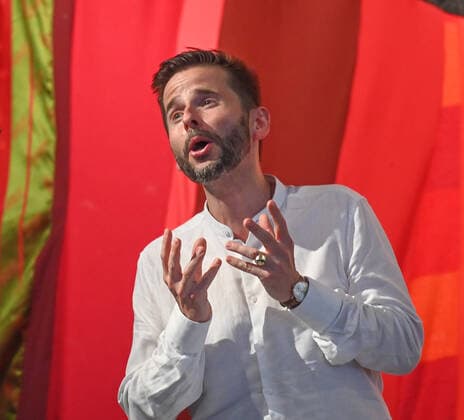 Entertainment Bilder des Tages Konzert des Atalante Quartetts mit dem Tenor Daniel Johannsen, in der Hipphalle in Gmunden, im Rahmen der Salzkammergut Festwochen Gmunden, am 23.07.21. Das Bild zeigt den Tenor Daniel Johannsen während des Konzertes. 2021 - Konzert des Atalante Quartetts mit dem Tenor Daniel Johannsen, in der Hipphalle in Gmunden, im Rahmen der Salzkammergut Festwochen Gmunden, am 23.07.21