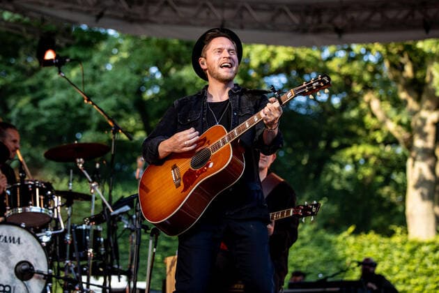 Entertainment Bilder des Tages Hamburg, 23. Juli 2021 - Johannes Oerding bei einem Konzert auf der Freilichtbühne im Hamburger Stadtpark