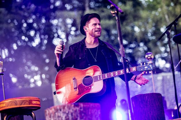 Hamburg, 23. Juli 2021 - Johannes Oerding bei einem Konzert auf der Freilichtbühne im Hamburger Stadtpark