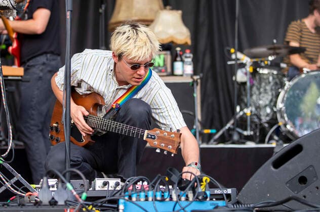 Matthias Rohde von Von Wegen Lisbeth live beim Picknick Konzert auf der Zoopark Festwiese. Erfurt, 23.07.2021