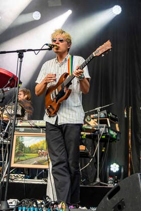 Matthias Rohde von Von Wegen Lisbeth live beim Picknick Konzert auf der Zoopark Festwiese. Erfurt, 23.07.2021