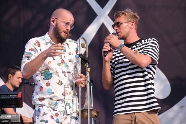 23.07.2021 Kulturzelt Kassel, Hessenkampfbahn Kassel Hessen Konzert CHEF SPECIAL Holländer Indie-Pop Band aus Haarlem, Niederlande Mitglieder Sänger Joshua Nolet, Gitarrist Guido Joseph, Bassist Jan Derks, Keyboarder Wouter Heeren und Schlagzeuger Wouter Jerry Prudon
