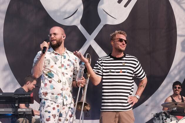 23.07.2021 Kulturzelt Kassel, Hessenkampfbahn Kassel Hessen Konzert CHEF SPECIAL Holländer Indie-Pop Band aus Haarlem, Niederlande Mitglieder Sänger Joshua Nolet, Gitarrist Guido Joseph, Bassist Jan Derks, Keyboarder Wouter Heeren und Schlagzeuger Wouter Jerry Prudon