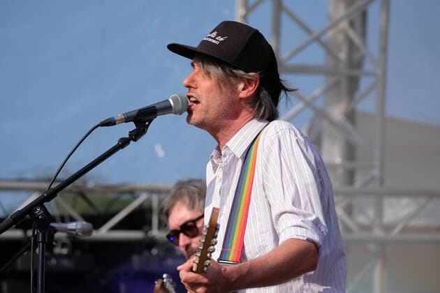 22.07.2021 Kulturzelt Kassel, Hessenkampfbahn Kassel Hessen Konzert TOCOTRONIC - LET THERE BE TOCOTRONIC Mitglieder Gesang Dirk von Lowtzow Gitarre, Keyboard Rick McPhail Schlagzeug, Keyboard, Gesang Arne Zank Bass Jan Müller
