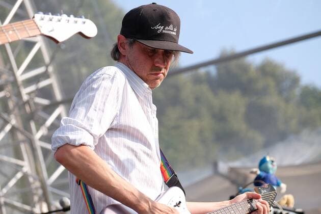 22.07.2021 Kulturzelt Kassel, Hessenkampfbahn Kassel Hessen Konzert TOCOTRONIC - LET THERE BE TOCOTRONIC Mitglieder Gesang Dirk von Lowtzow Gitarre, Keyboard Rick McPhail Schlagzeug, Keyboard, Gesang Arne Zank Bass Jan Müller