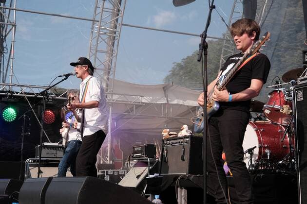 22.07.2021 Kulturzelt Kassel, Hessenkampfbahn Kassel Hessen Konzert TOCOTRONIC - LET THERE BE TOCOTRONIC Mitglieder Gesang Dirk von Lowtzow Gitarre, Keyboard Rick McPhail Schlagzeug, Keyboard, Gesang Arne Zank Bass Jan Müller