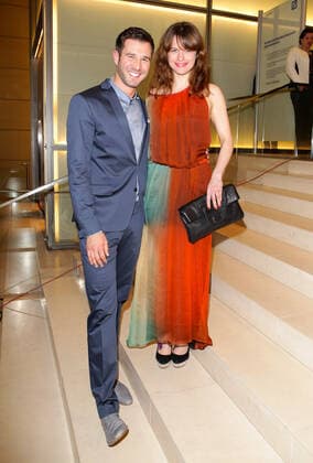 Jochen Schropp mit Begleitung bei der Verleihung des 11. Deutschen Hörfilmpreis im Atrium der Deutsche Bank AG in Berlin 090413 Berlin Deutschland Copyright: xJamesxColdreyx