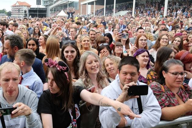 music McFly Concert The crowd during the McFly Music Concert at York Racecourse, York, United Kingdom on 24 July 2021. York York Racecourse Yorkshire United Kingdom Editorial use only , Copyright: xMickxAtkinsx PSI-13164-0002