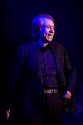 Spanish singer Raphael performs during a concert in Cap Roig, celebrating his 60 years on stage, in Calella de Palafrugell, Spain, 24 July 2021. Raphael celebrates 60 years on stage !ACHTUNG: NUR REDAKTIONELLE NUTZUNG!  Copyright: xDavidxBorratx GRAF4805 20210724-7af290af54086843dc39b7d93bc496e1be32b1e8