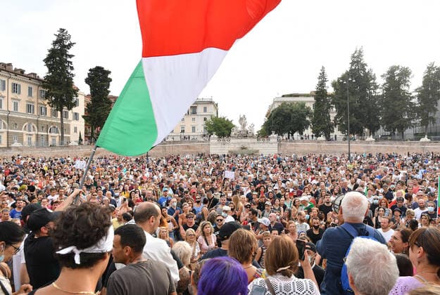 Rome, Protest demonstration throughout Italy against the mandatory vaccination certificate wanted by the government. Pictured:  Copyright: xPieroxTenaglix xIPAx xPieroxTenaglix