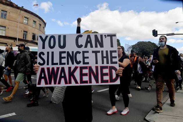 ANTI LOCKDOWN PROTEST SYDNEY, Protesters march along Broadway and George St towards Sydney Town Hall during the ?World Wide Rally For Freedom? anti-lockdown rally at Hyde Park in Sydney, Saturday, July 24, 2021. ( NO ARCHIVING, EDITORIAL USE ONLY, NO USE IN BOOKS WITHOUT CONSENT SYDNEY NSW AUSTRALIA  Copyright: xMICKxTSIKASx 20210724001559647372