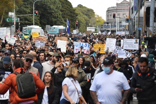 ANTI LOCKDOWN PROTEST SYDNEY, Protesters march along Broadway and George St towards Sydney Town Hall during the ?World Wide Rally For Freedom? anti-lockdown rally at Hyde Park in Sydney, Saturday, July 24, 2021. ( NO ARCHIVING, EDITORIAL USE ONLY, NO USE IN BOOKS WITHOUT CONSENT SYDNEY NSW AUSTRALIA  Copyright: xMICKxTSIKASx 20210724001559647480