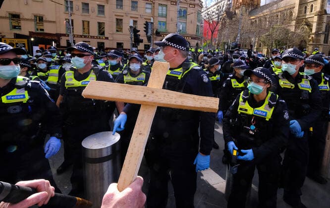 ANTI LOCKDOWN PROTEST MELBOURNE, Police are seen during the ?World Wide Rally For Freedom? anti-lockdown rally in Melbourne, Saturday, July 24, 2021. ( NO ARCHIVING, EDITORIAL USE ONLY, NO USE IN BOOKS WITHOUT CONSENT MELBOURNE VIC AUSTRALIA  Copyright: xLUISxASCUIx 20210724001559729316