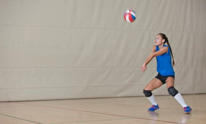 IMAGO Creative, Neujahr, Vorsätze, Sport IMAGO Creative: Klub-Sport IMAGO Creative: Internationaler Frauenmonat, Mädchen im Sport teenage girl at volleyball practise in the Netherlands Apeldoorn, Gelderland, Netherlands CR_THHE210713-795488-01 ,model released, Symbolfoto ,property released