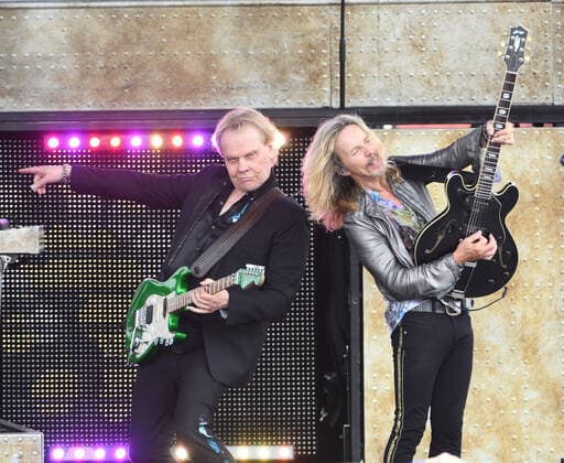 Readington, NJ, - JULY 25: James Young and Tommy Shaw of Styx preforms in concert at the The 38th annual New Jersey Lottery Festival of Ballooning on JULY 25, 2021 in Readington, NJ . Copyright: xJohnxPalmerx