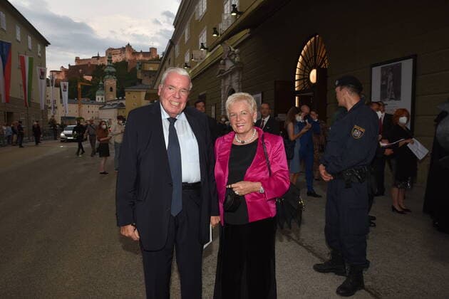 Klaus Michael Kühne, Gattin Christine, Kühne Stiftung, Sponsor, Konzert Wiener Philharmoniker, Salzburger Festspiele, 2021 *** Klaus Michael Kühne, wife Christine, Kühne Foundation, Sponsor, Concert Vienna Philharmonic Orchestra, Salzburg Festival, 2021