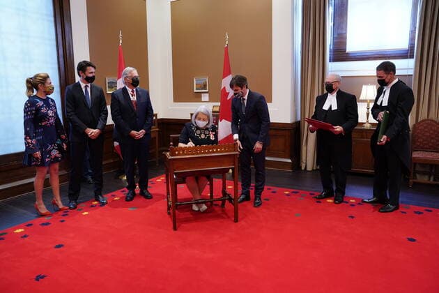 July 26, 2021, Ottawa, on, Canada: Mary Simon takes part in a signing ceremony after she took the oath to become the 30th Governor General of Canada in Ottawa on Monday, July 26, 2021. Ottawa Canada  - ZUMAc35_ 20210726_zaf_c35_129 Copyright: xSeanxKilpatrickx