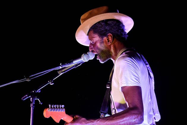 Concert de Keziah Jones a La Fondation Maeght dans le labyrinthe Miro a Saint Paul de Vence. Concert by Keziah Jones at La Fondation Maeght in the Miro labyrinth in Saint Paul de Vence. 270684 2021-07-25 Saibt Paul de Vence France Jones, Keziah  Copyright: xL.Urmanx xStarfacex STAR_270684_011