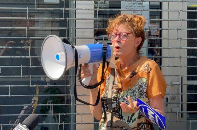 Bilder des Jahres 2021, Entertainment 07 Juli Entertainment Themen der Woche KW30 Entertainment Bilder des Tages NEW YORK, NY- JULY 26: Susan Sarandon at the Medicare for All Rally at Alexandria Ocasio-Cortez Office in the Bronx, New York City on July 26, 2021. Copyright: xRainmakerxPhotos MediaPunchx